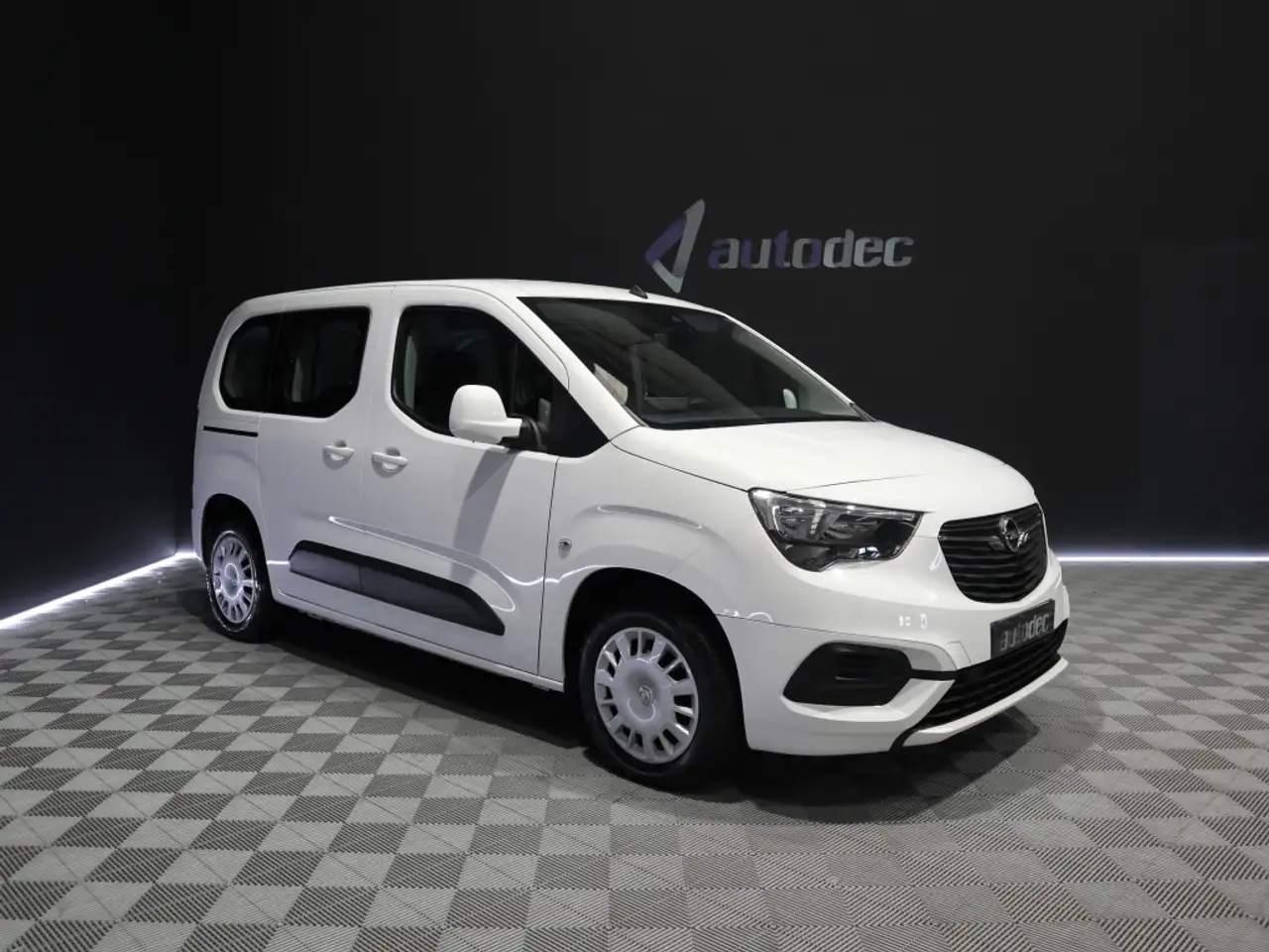  Renting opel combo life 1 5td s s edition l 100 blanco