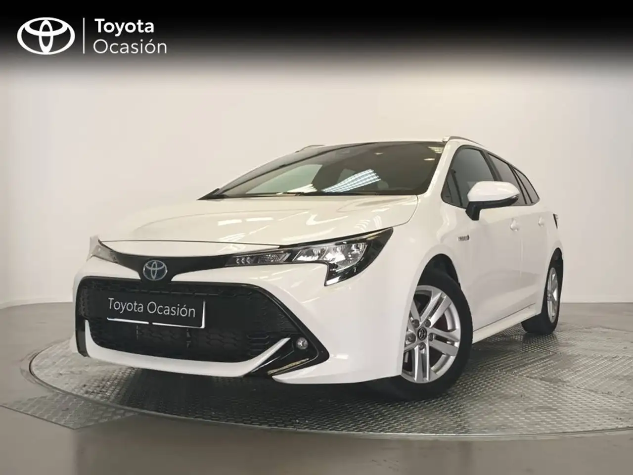  Renting toyota corolla touring sports 125h active tech blanco