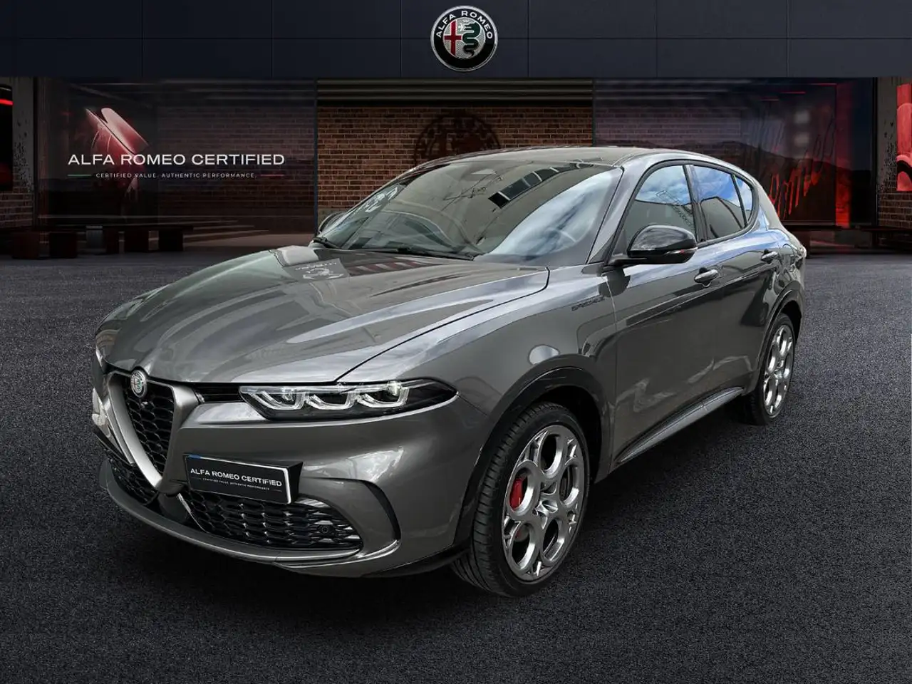  Renting Alfa Romeo Tonale 1.3 gas Multi-air PHEV Speciale Q4 Gris