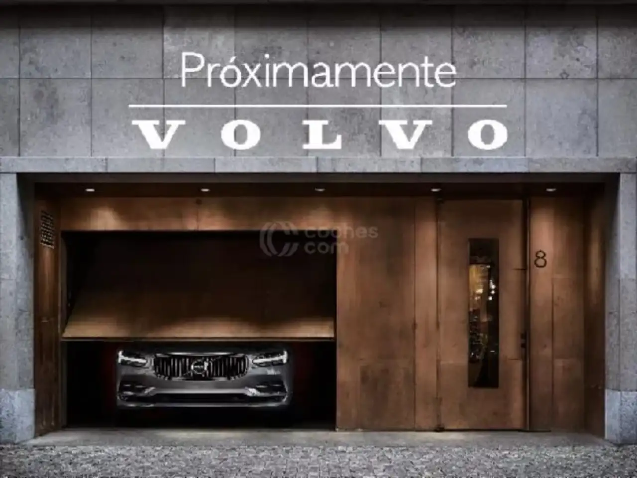  Renting Volvo XC60 B4 Plus Dark FWD Aut. Gris 1