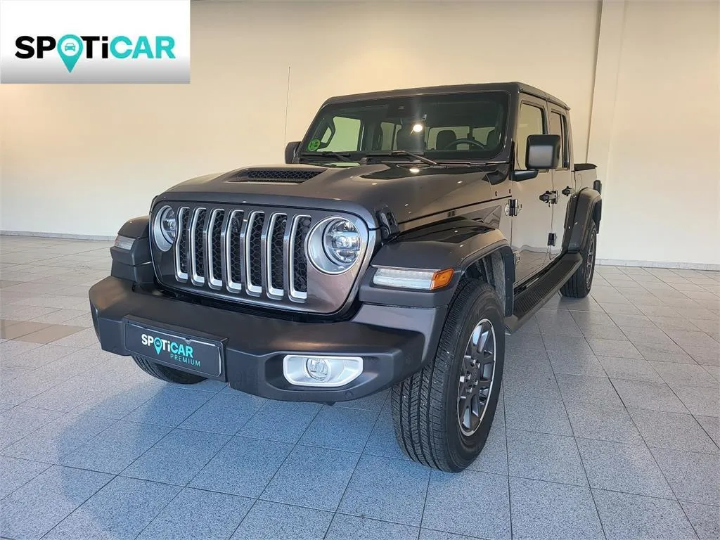 Renting Jeep GLADIATOR 3.0 Ds 194kW (264CV) 4wd Overland