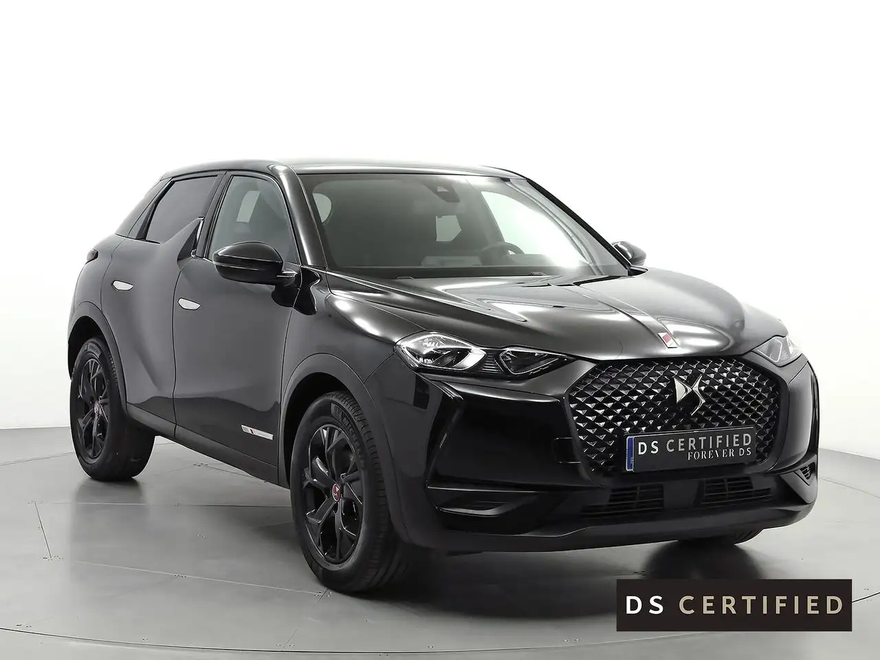  Renting DS Automobiles DS 3 Crossback BlueHDi 81 kW Manual PERFORMANCE LINE Negro
