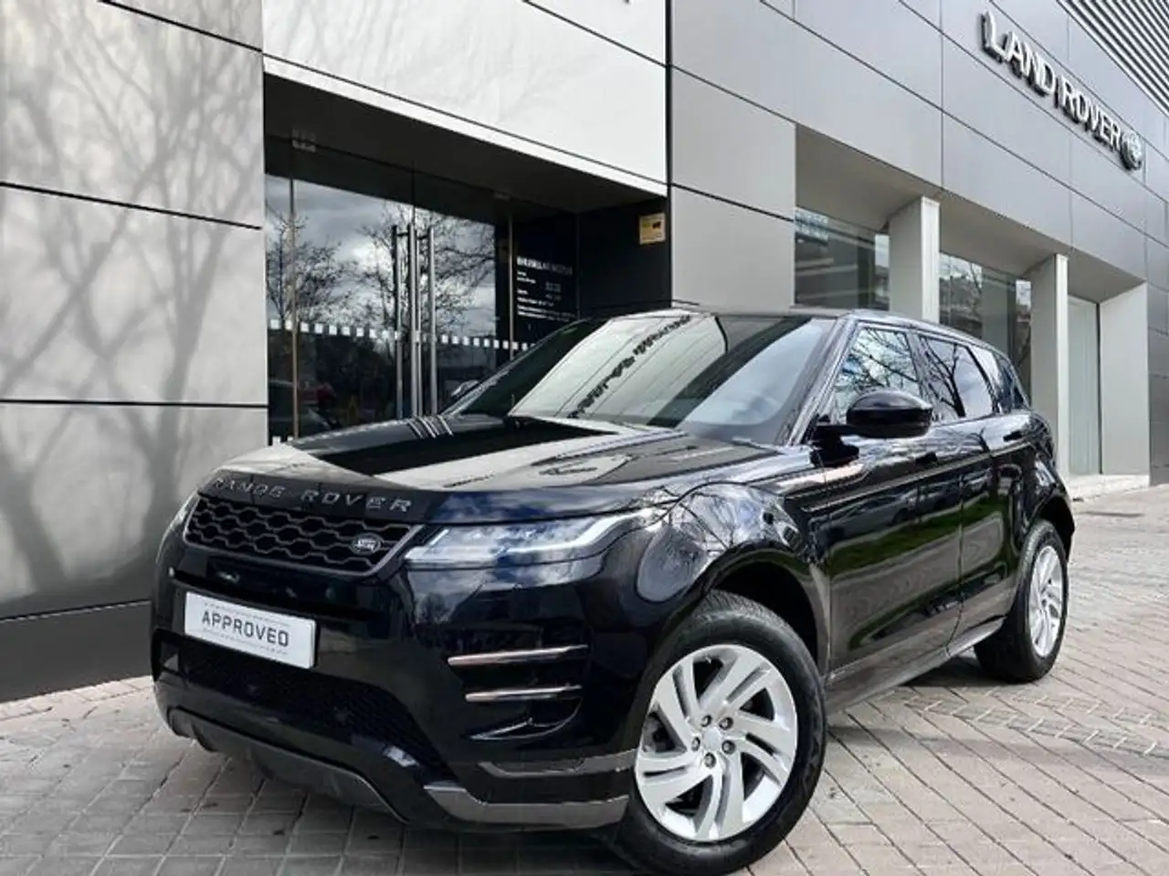  Renting Land Rover Range Rover Evoque 2.0D MHEV R-Dynamic S AWD Aut. 150 Negro