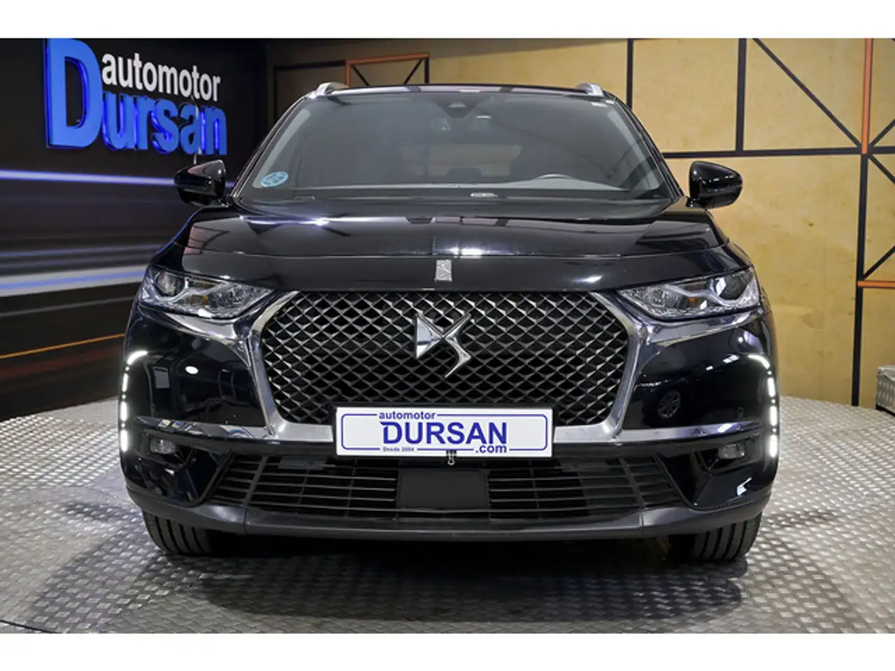 Renting DS Automobiles DS 7 Crossback 1.5BlueHDi Drive Efficiency Be Chic Negro