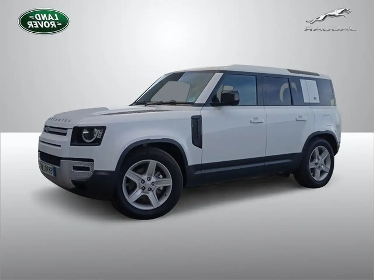 Renting Land Rover Defender 110 3.0D l6 MHEV Standard AWD Aut. 200 Blanco