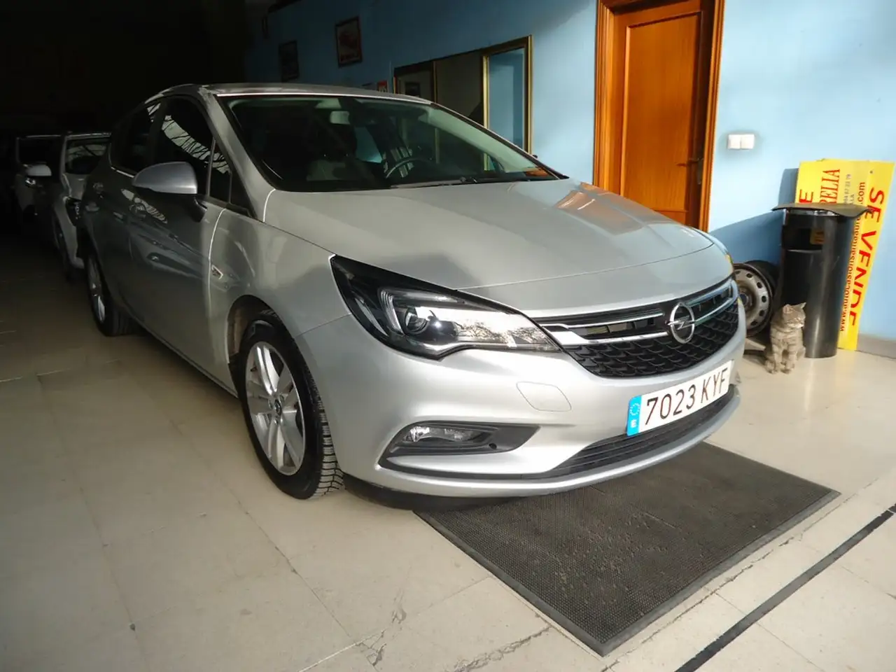  Renting Opel Astra 1.6CDTi S/S Selective Pro 110 Gris