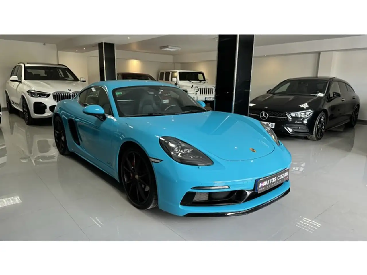  Renting Porsche Cayman GTS PDK Azul