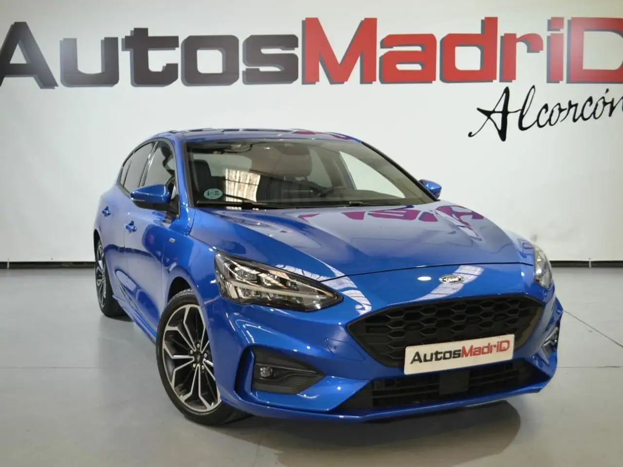  Renting Ford Focus 1.0 Ecoboost 92kW ST-Line Azul 1