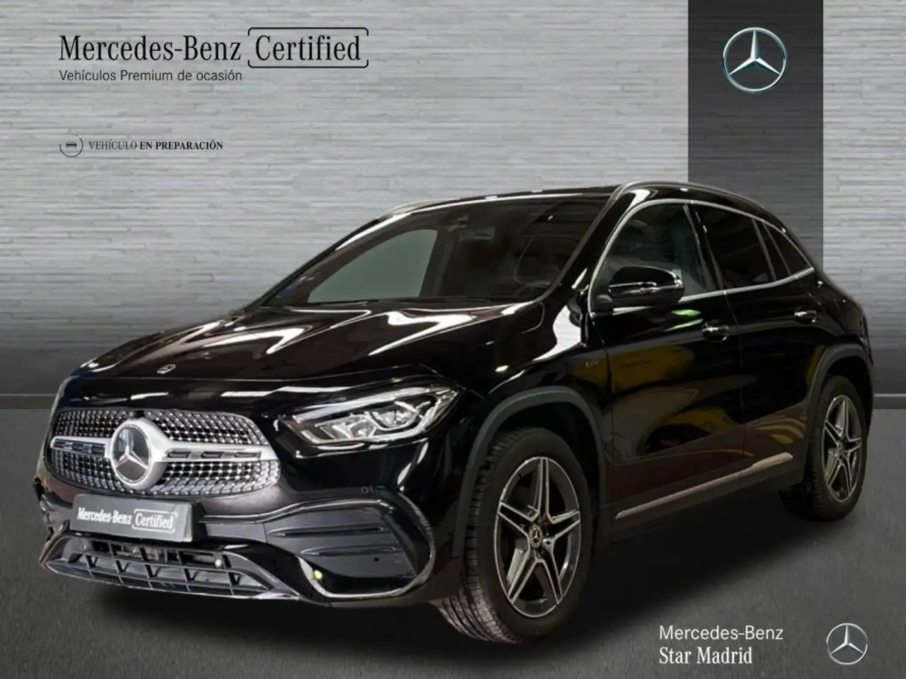 Renting Mercedes-Benz GLA 180 250 e Negro