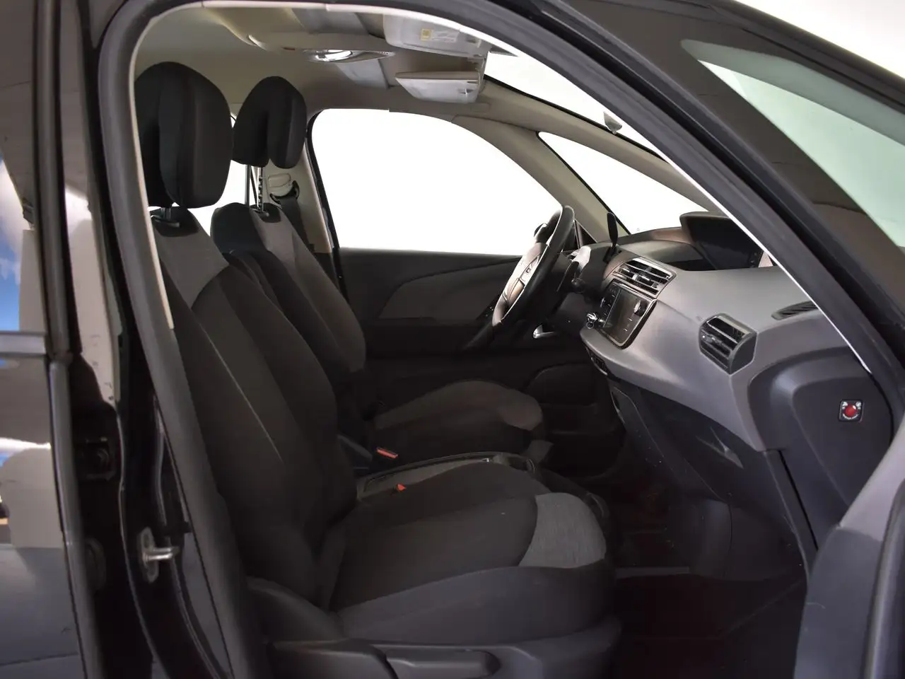  Renting Hyundai TUCSON Maxx Mild-Hybrid 2WD Negro