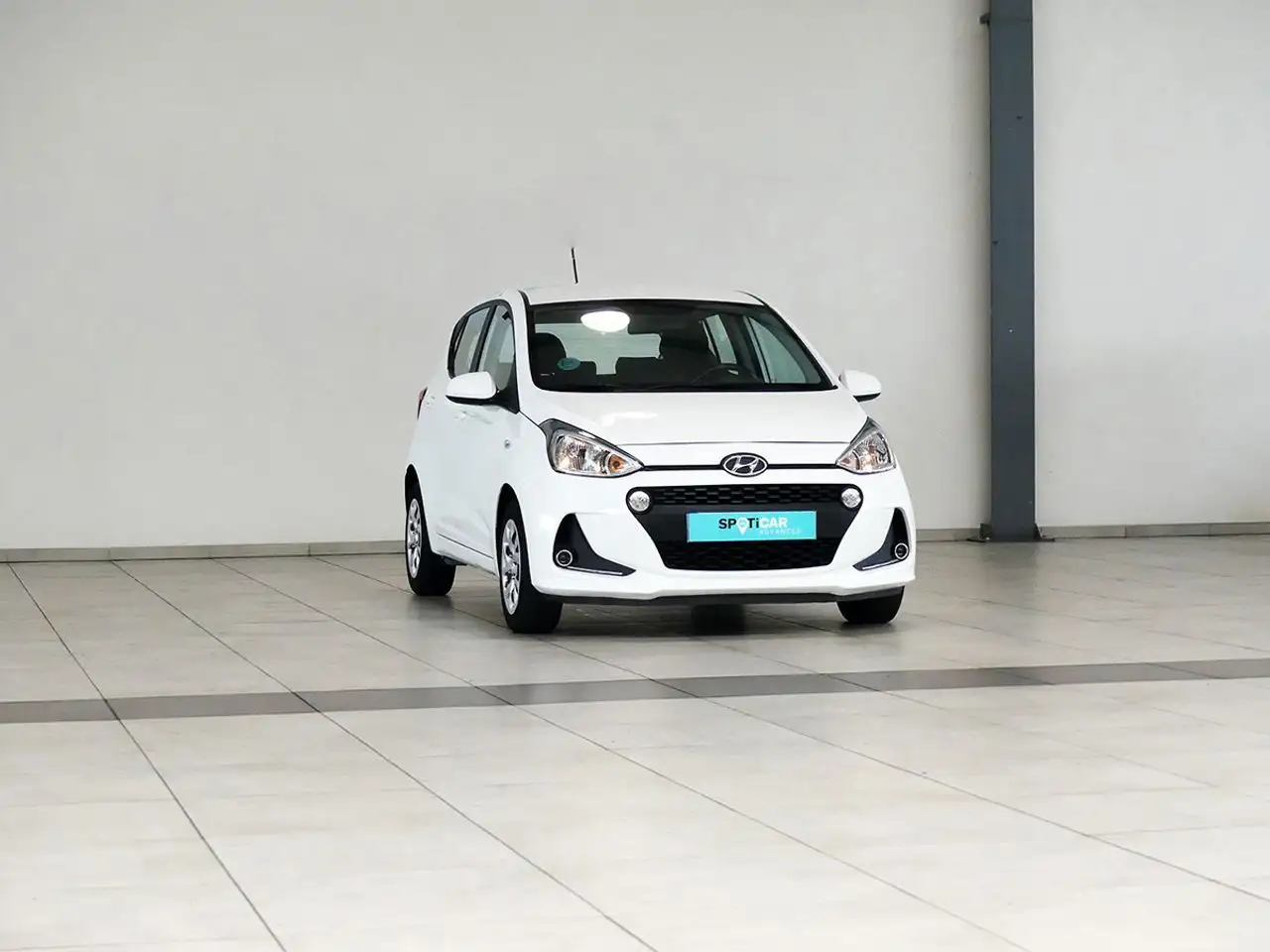  Renting Hyundai i10 1.0 GO! TECNO AUTO 66 5P Blanco