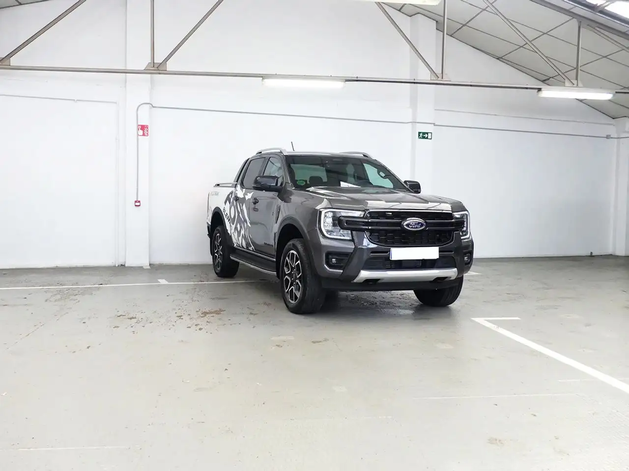  Renting Ford Ranger 2.0 ECOBLUE 151KW DC WILDTRACK 4WD AT 205 4 Gris 1 1