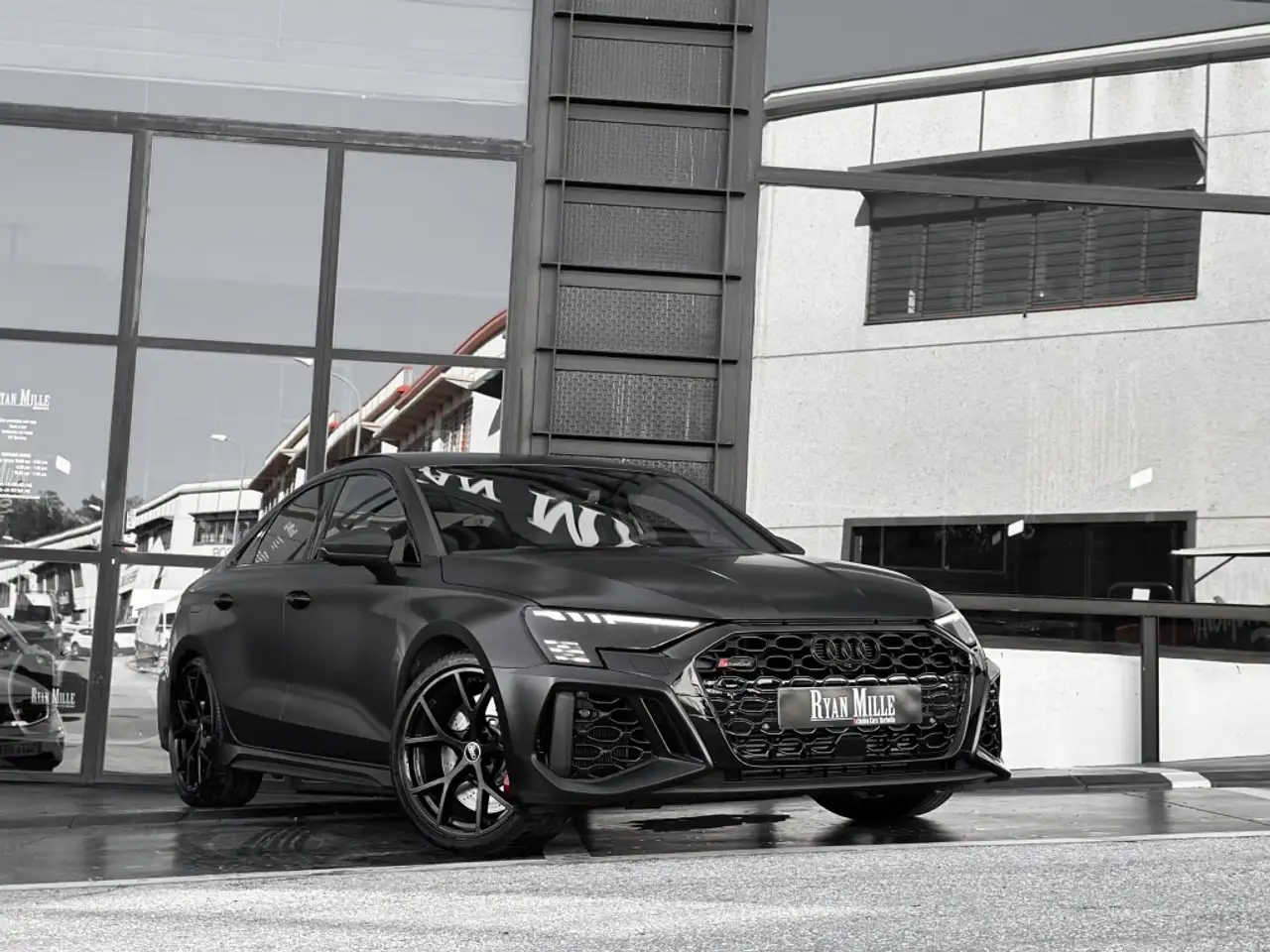  Renting Audi RS3 Sedán quattro S tronic Negro