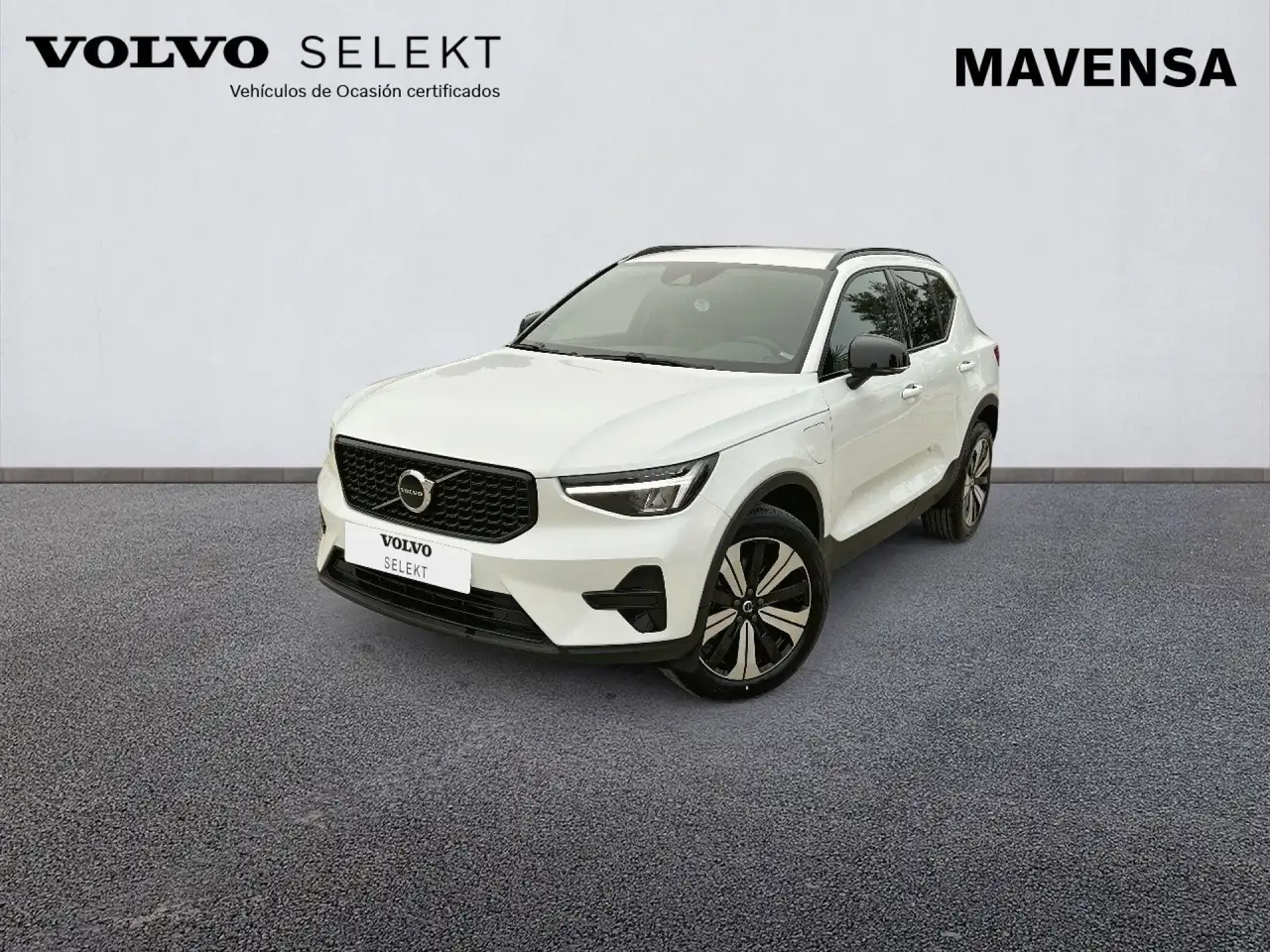  Renting Volvo XC40 1.5 T4 Recharge PHEV Plus Dark Auto Blanco