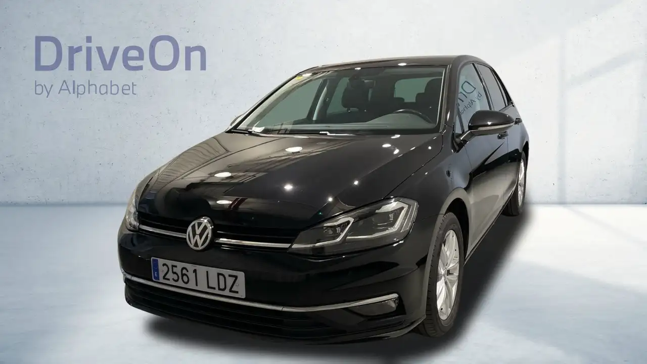  Renting Volkswagen Golf 1.6TDI Advance 85kW Negro