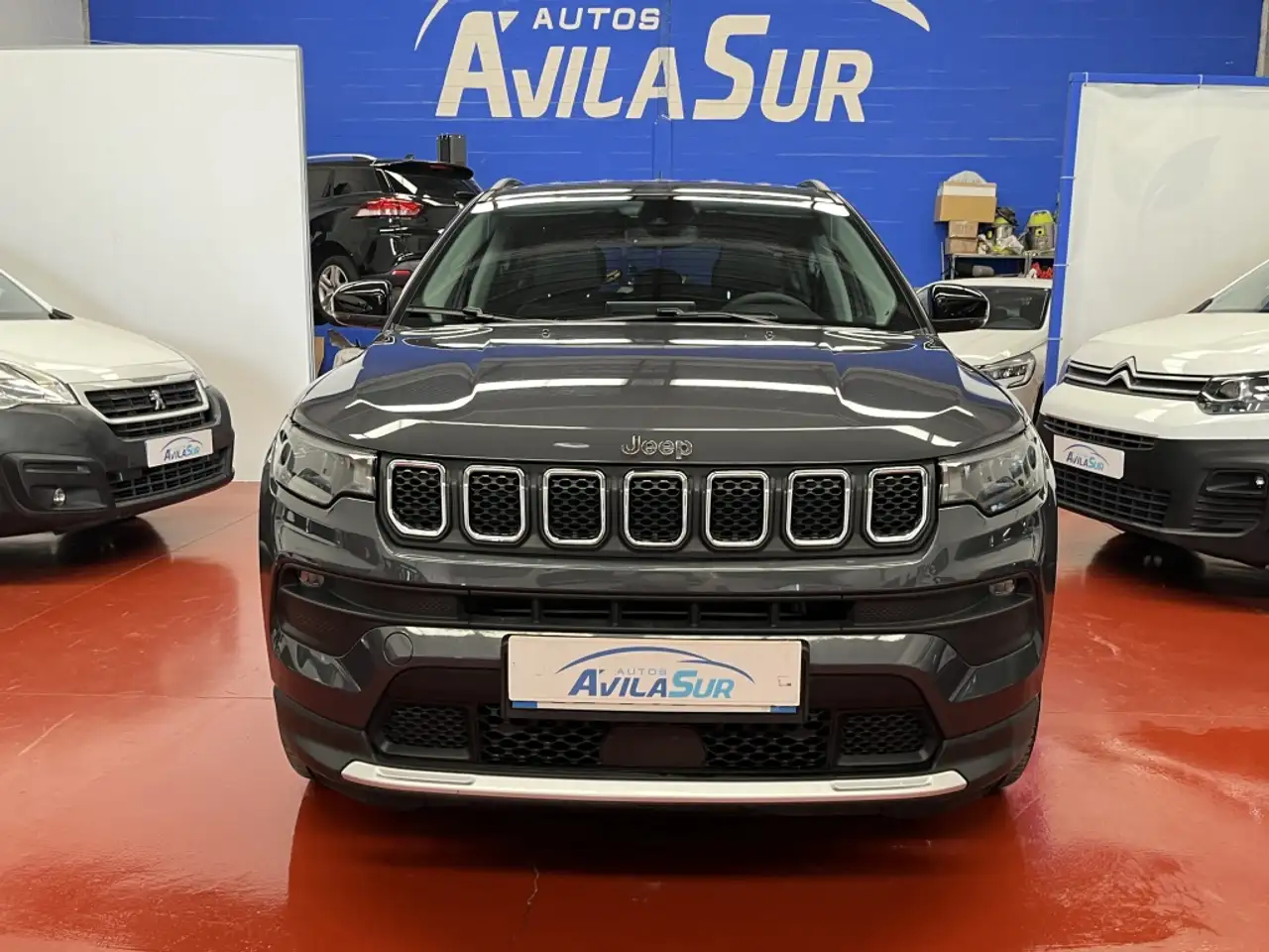  Renting Jeep Compass 1.5 MHEV Limited FWD DCT Gris