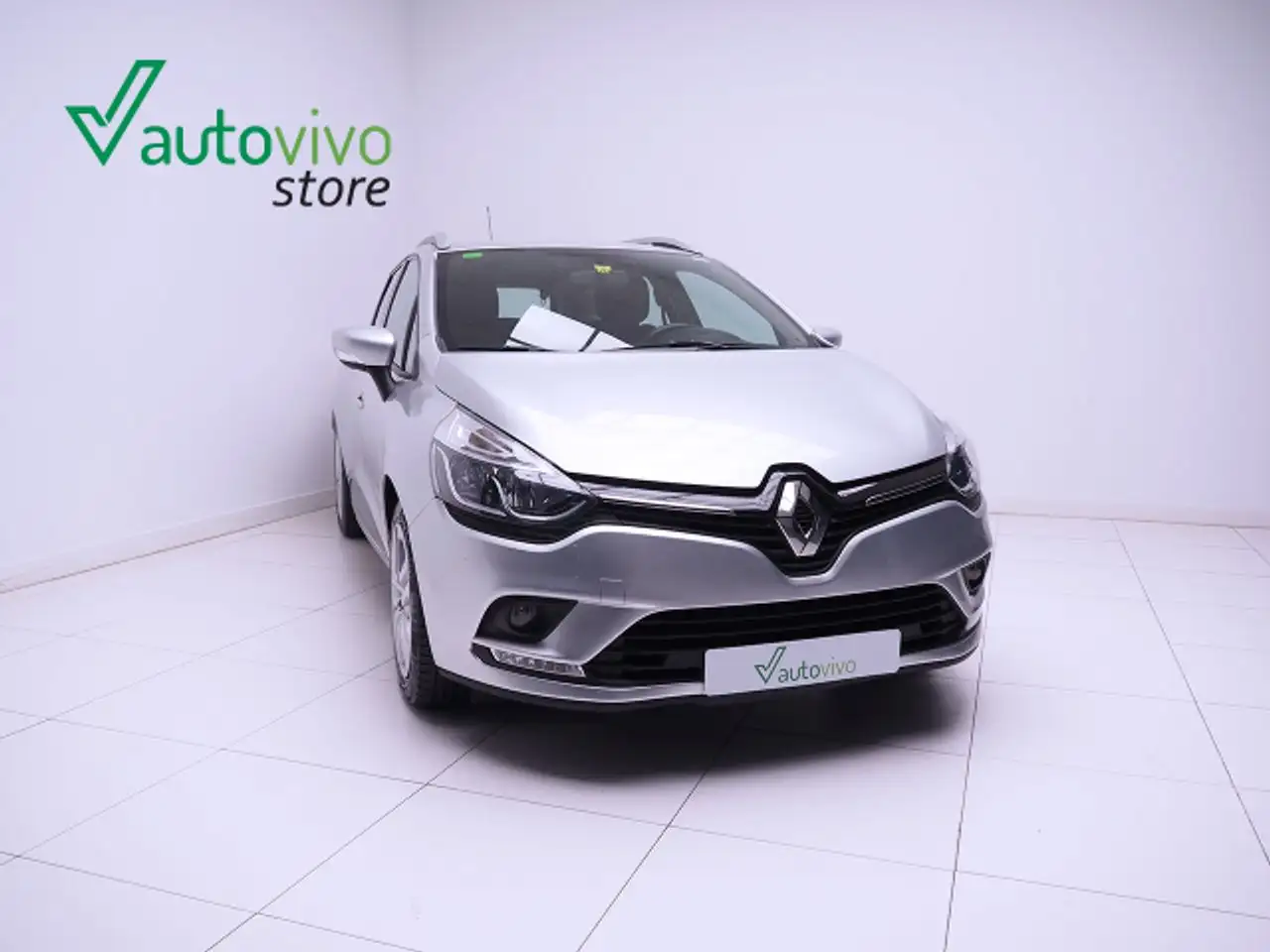  Renting Renault Clio Sport Tourer TCe Energy Limited 66kW Gris 1