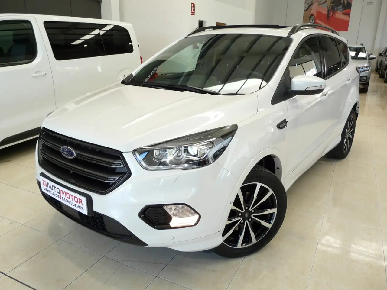  Renting Ford Kuga 1.5 EcoB. Auto S&S ST-Line Limited Edition 4×2 150 Blanco