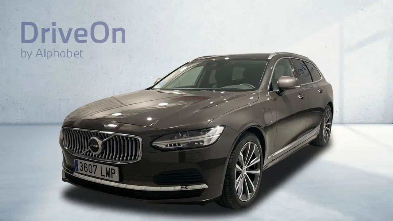  Renting Volvo V90 T6 Twin Recharge Inscription AWD Gris
