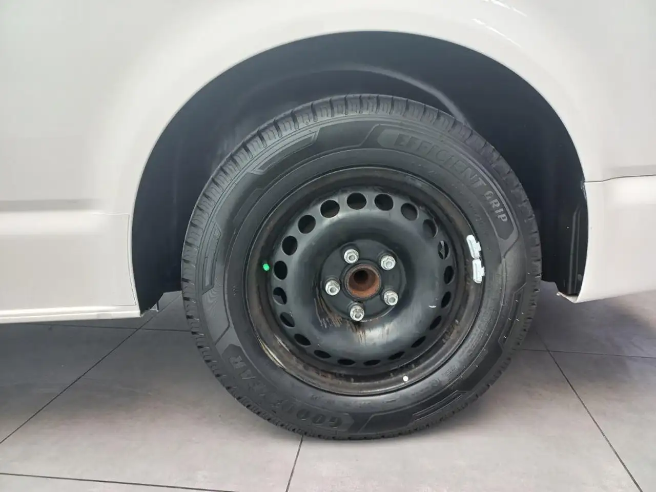  Renting Ford Connect Comercial FT 210 Van L2 S&S Trend 120 Blanco 1