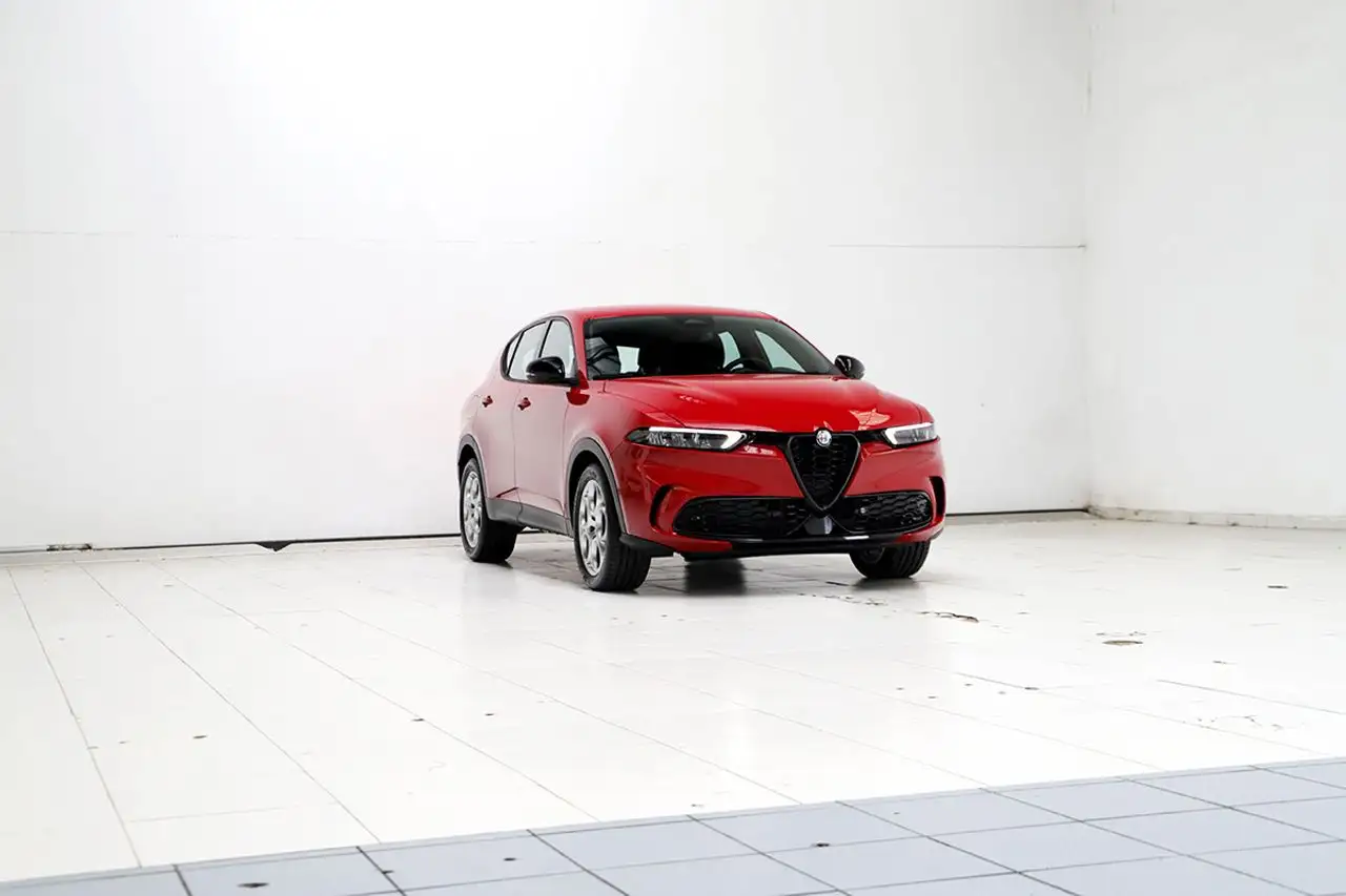  Renting Alfa Romeo Tonale 1.5 MHEV 96KW DCT SPRINT 130 5P Rojo