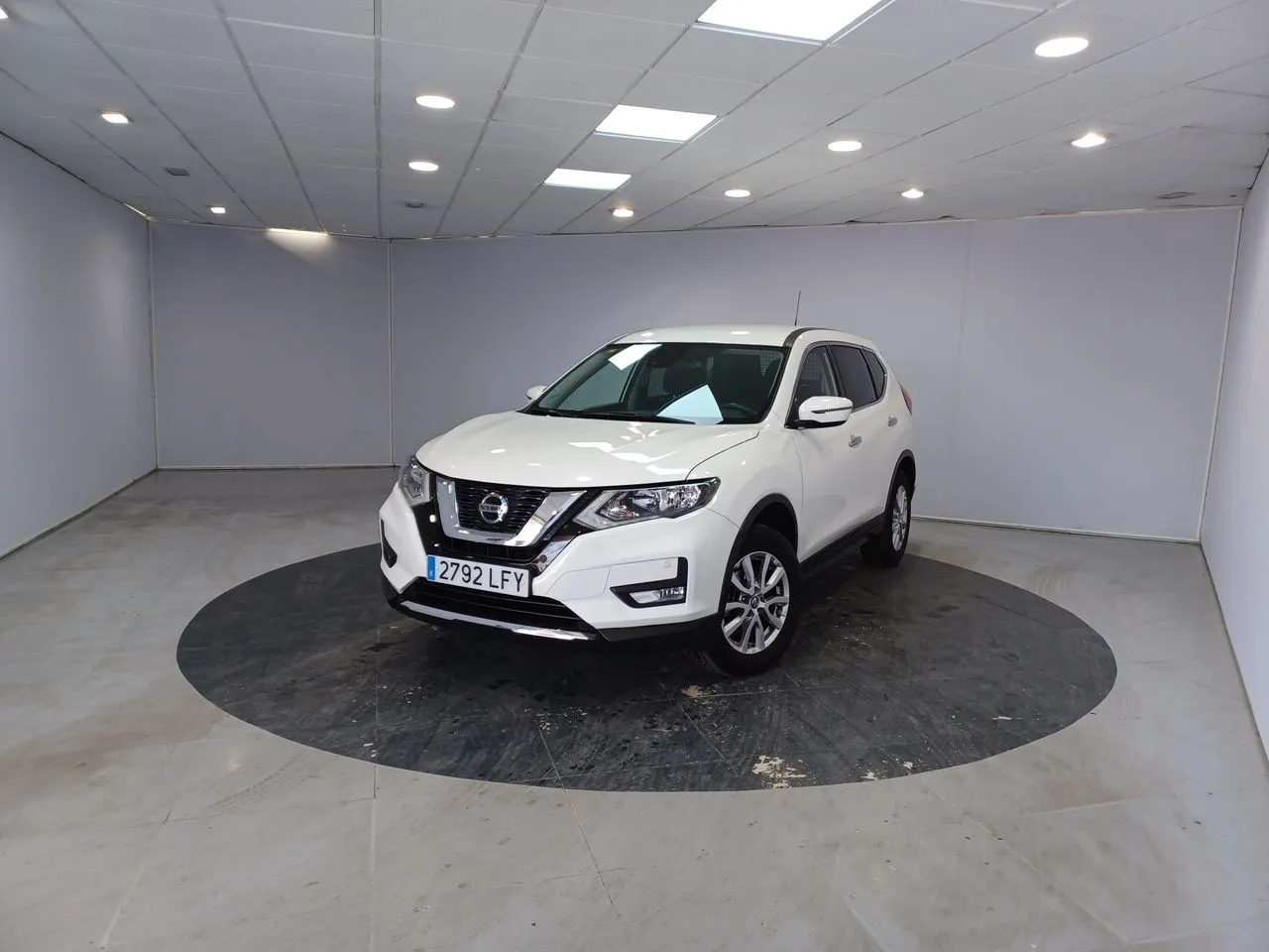  Renting NISSAN X-Trail 1.3 DIG-T Acenta 4×2 DCT