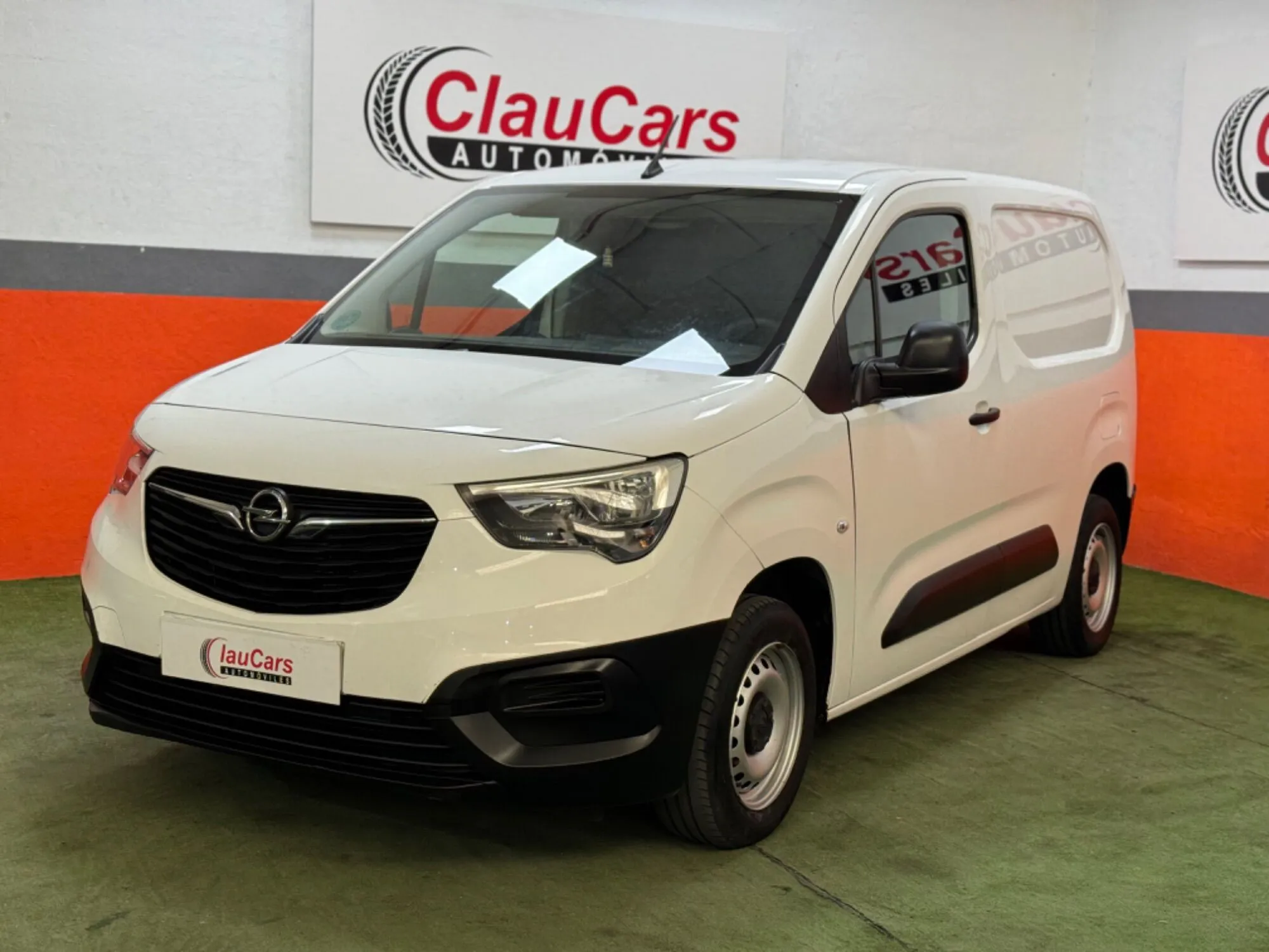  Renting OPEL Combo N1 Combo Cargo 1.6TD L 650 Express 75