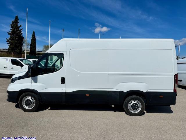  Renting IVECO DAILY 35 S 16 V 3520 H2 156 FURGON