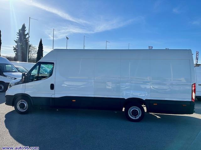  Renting IVECO DAILY 35 S 16 V 4100 H2 156 FURGON