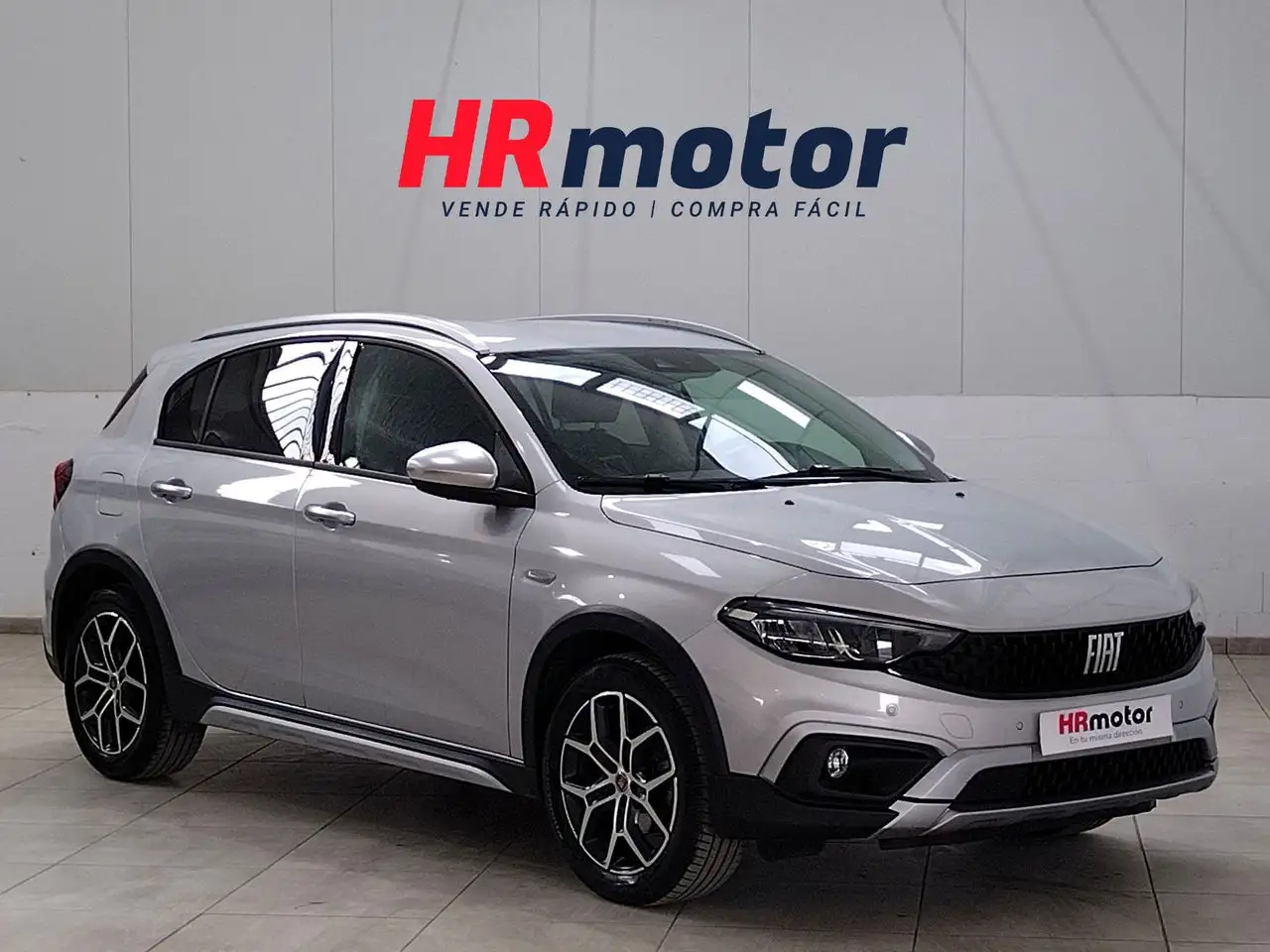  Renting Fiat Tipo Cross Gris 1