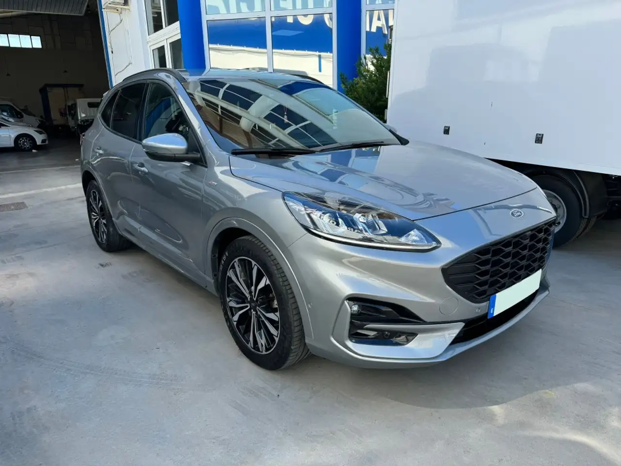  Renting Ford Kuga 2.5 Duratec FHEV ST-Line 4×2 Aut. Gris