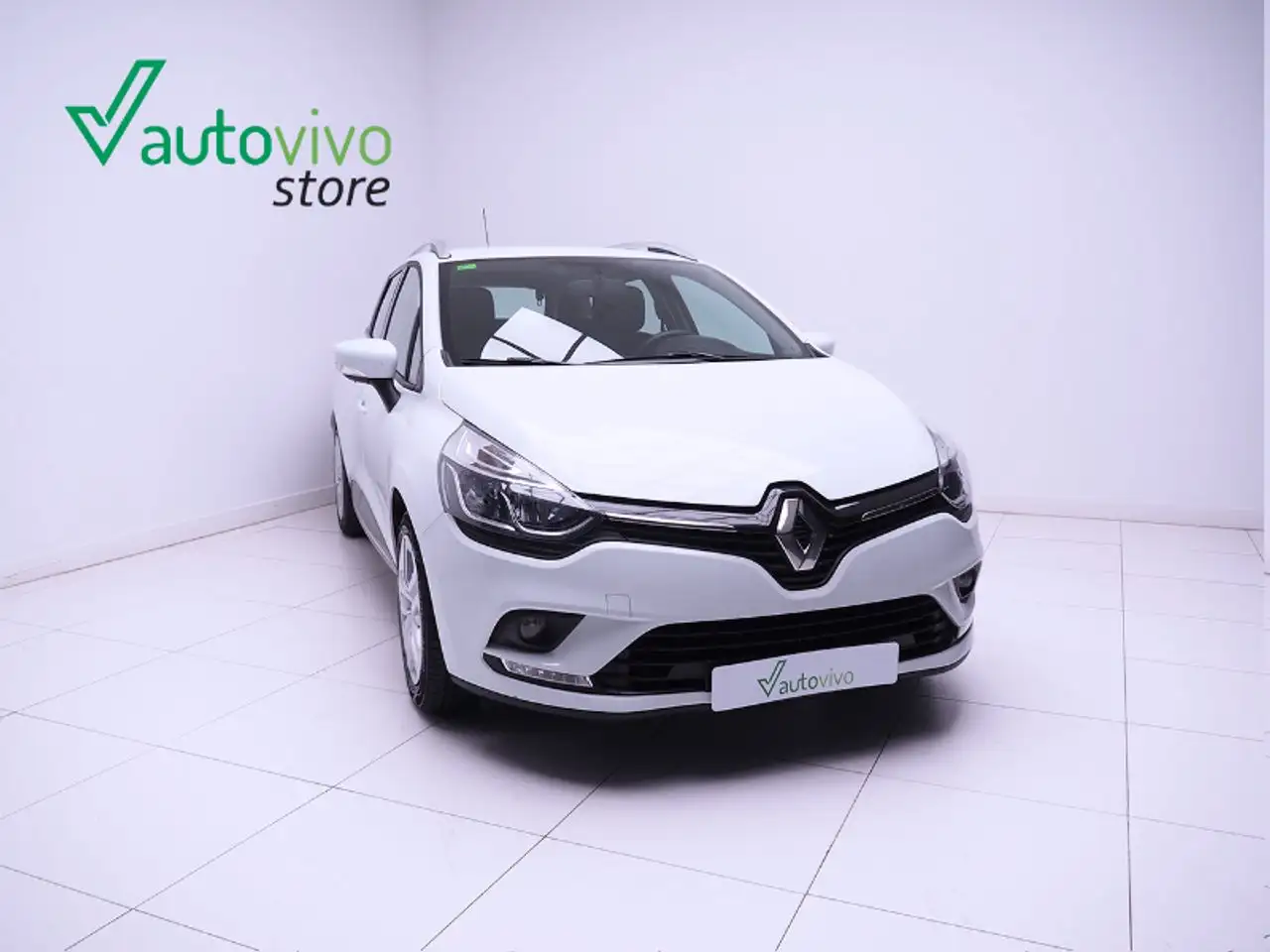  Renting Renault Clio Sport Tourer TCe Energy Limited 66kW Blanco