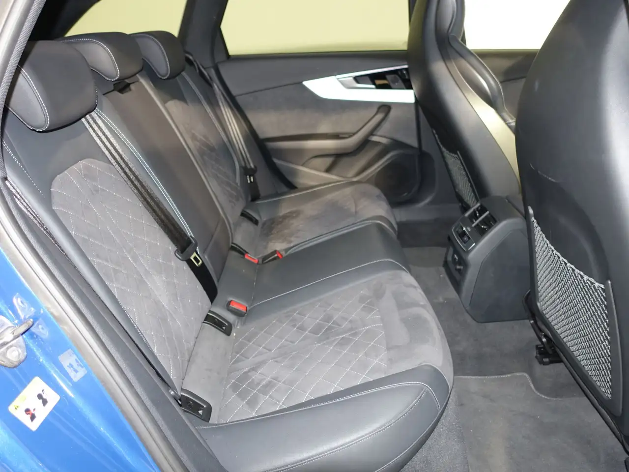  Renting SEAT Ateca 1.5 EcoTSI S&S X-Perience XM DSG Blanco 2
