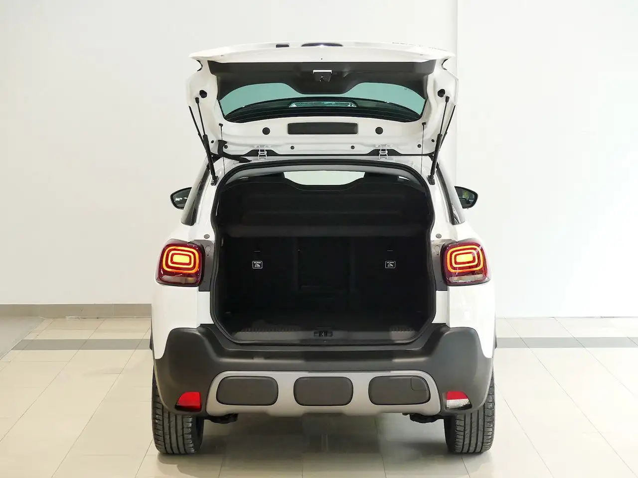  Renting CUPRA Formentor 1.4 e-Hybrid 150kW (204 CV) DSG Blanco 1