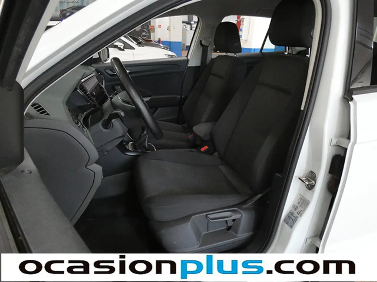  Renting Hyundai TUCSON 1.6CRDI 48V SLE 4×2 Beige
