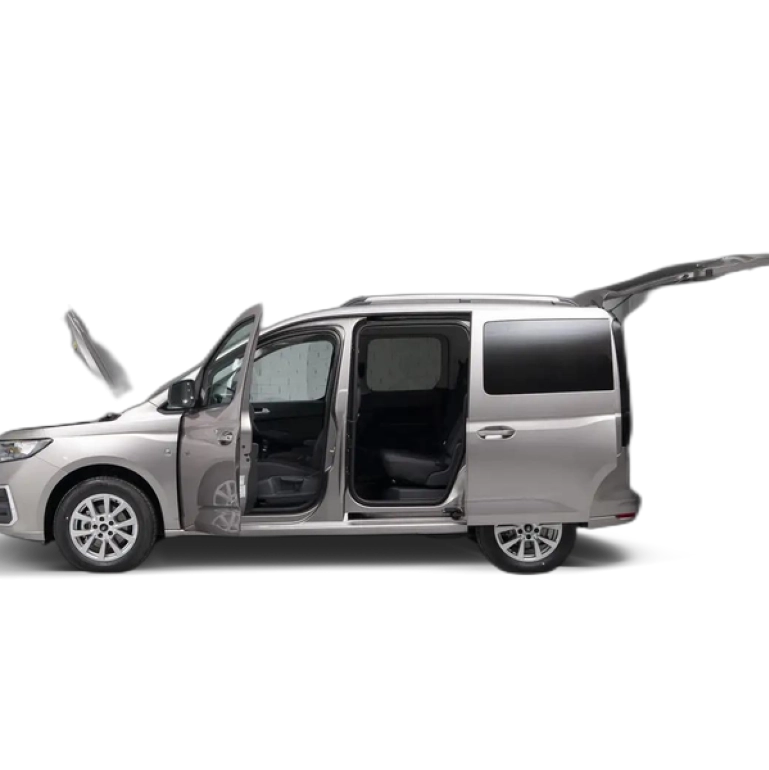 Renting Ford Tourneo Connect 2.0 Ecoblue SWB L1 Titanium 102 Negro 2