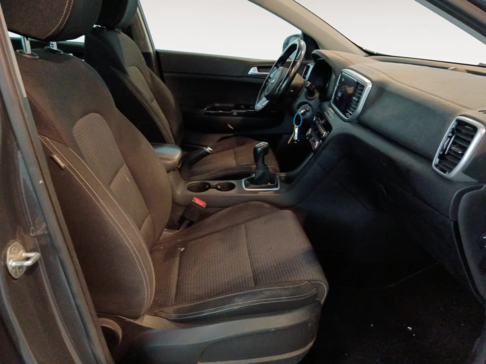 Renting Kia Sportage 1.6 MHEV Drive Plus 4×2