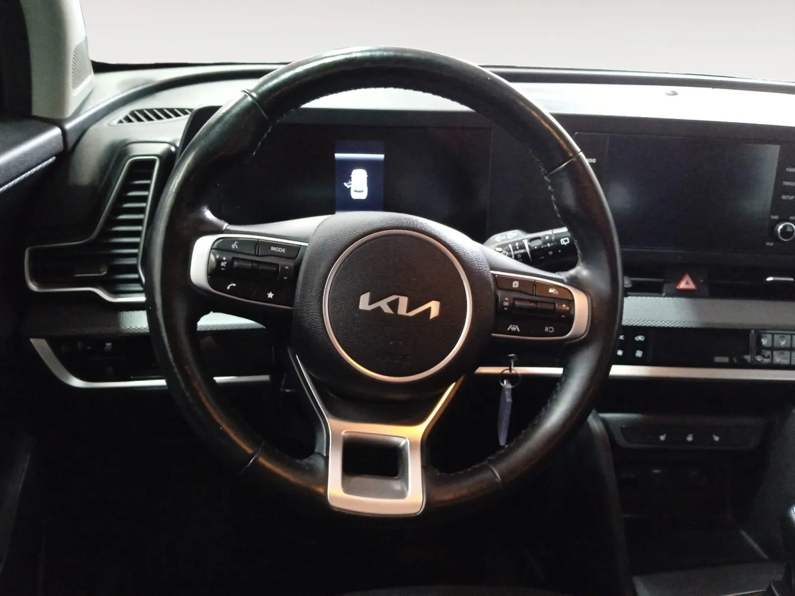 Renting Kia Sportage 1.6 T-GDI Concept 10