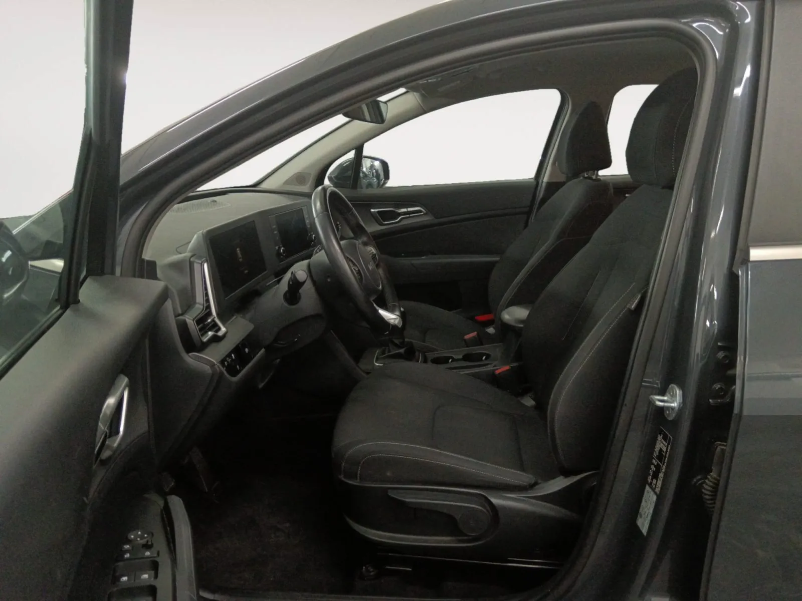 Renting Kia Sportage 1.6 T-GDI Concept 4