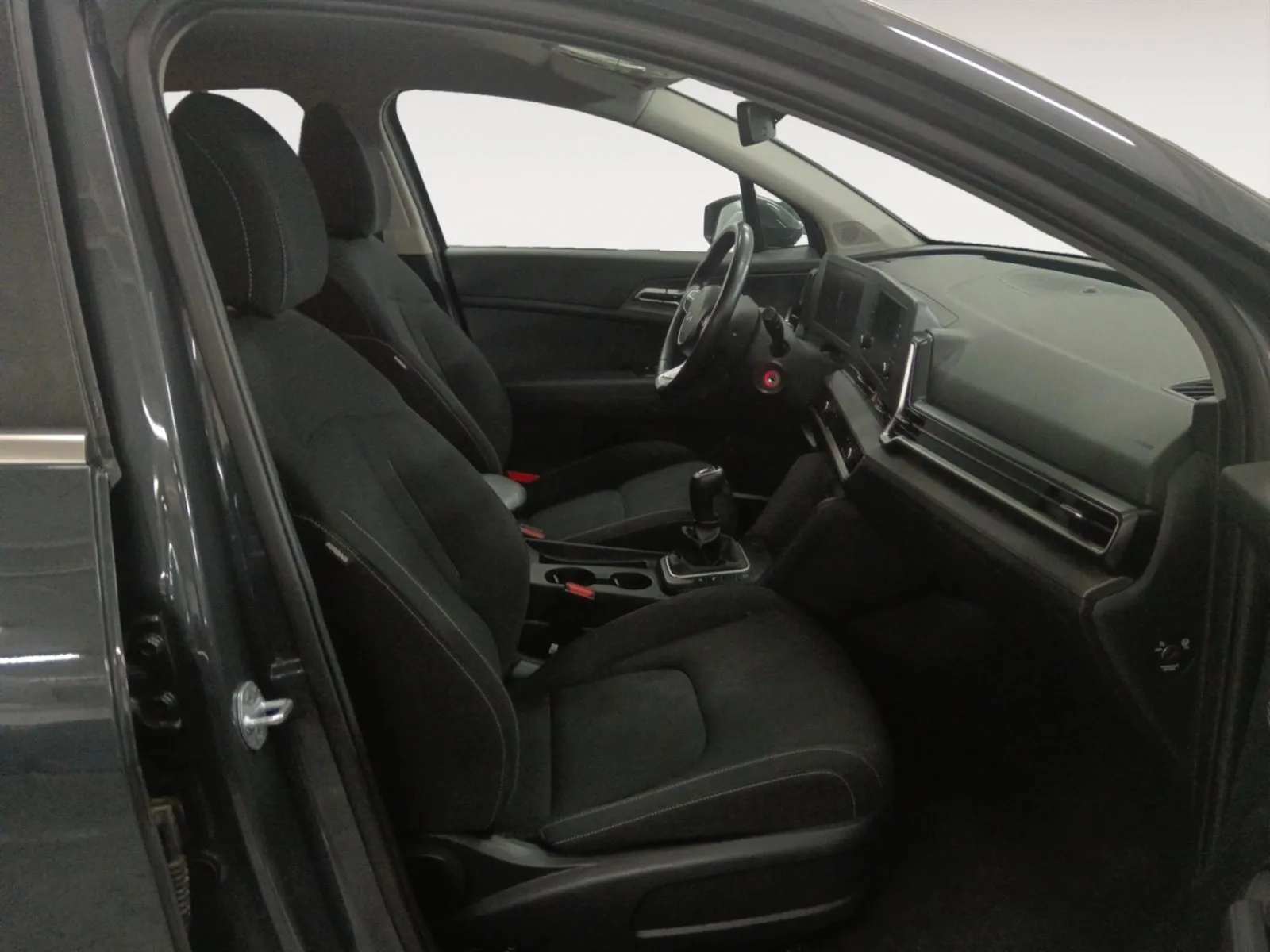Renting Kia Sportage 1.6 T-GDI Concept 4
