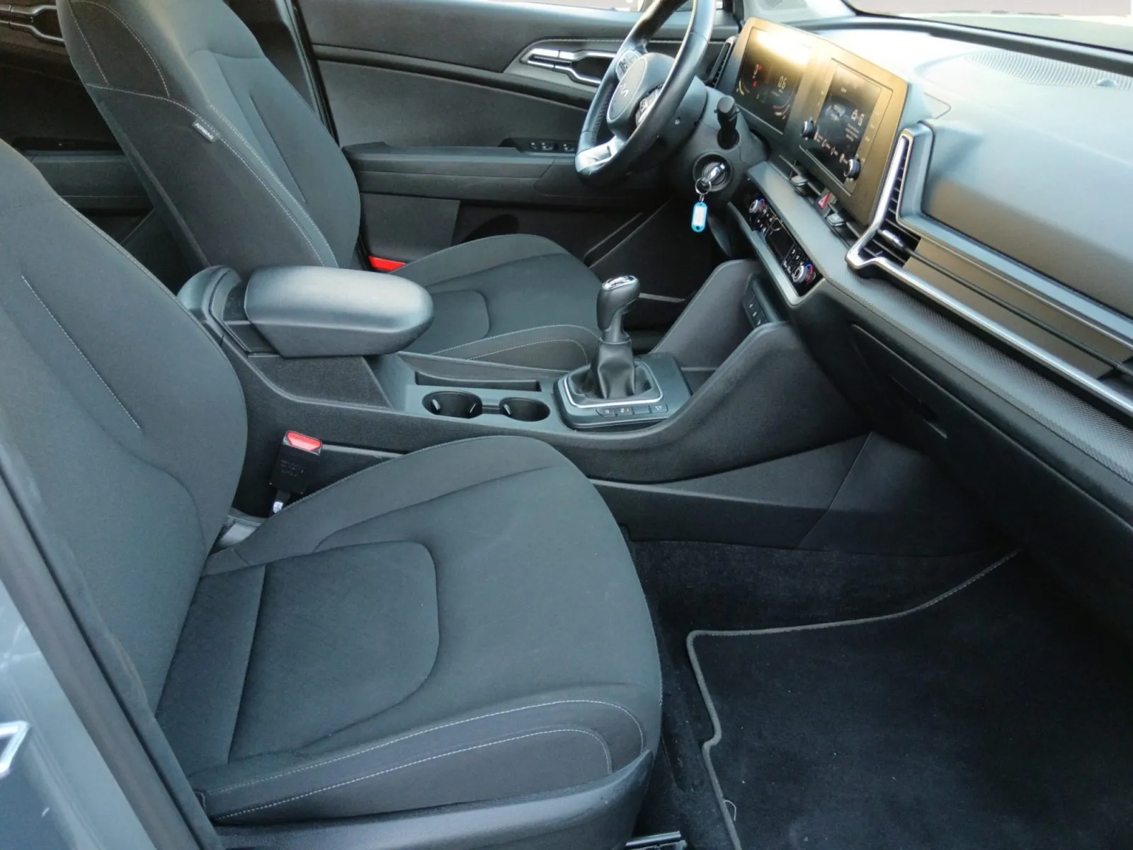 Renting Kia Sportage 1.6 T-GDI Edition 7