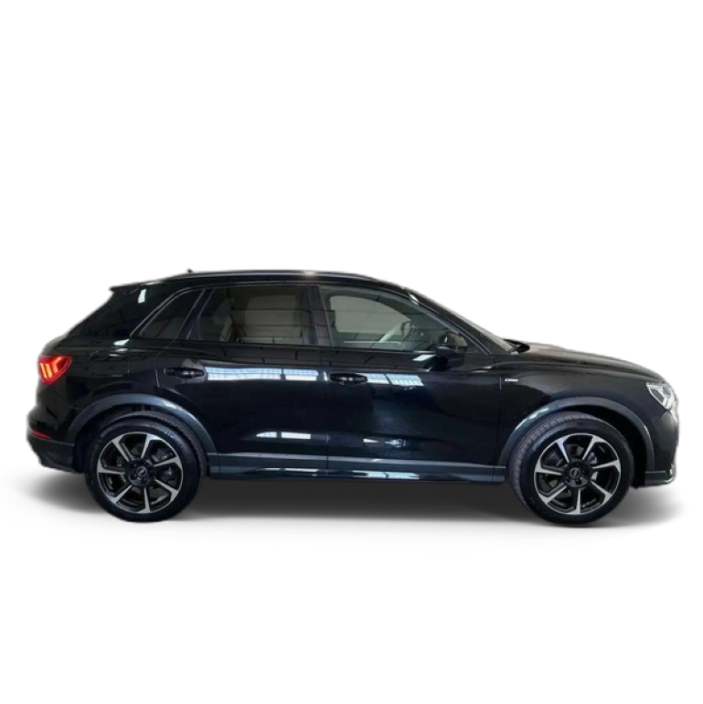 Renting Audi Q3 Black Line 35TFSI 150cv Stronic Negro