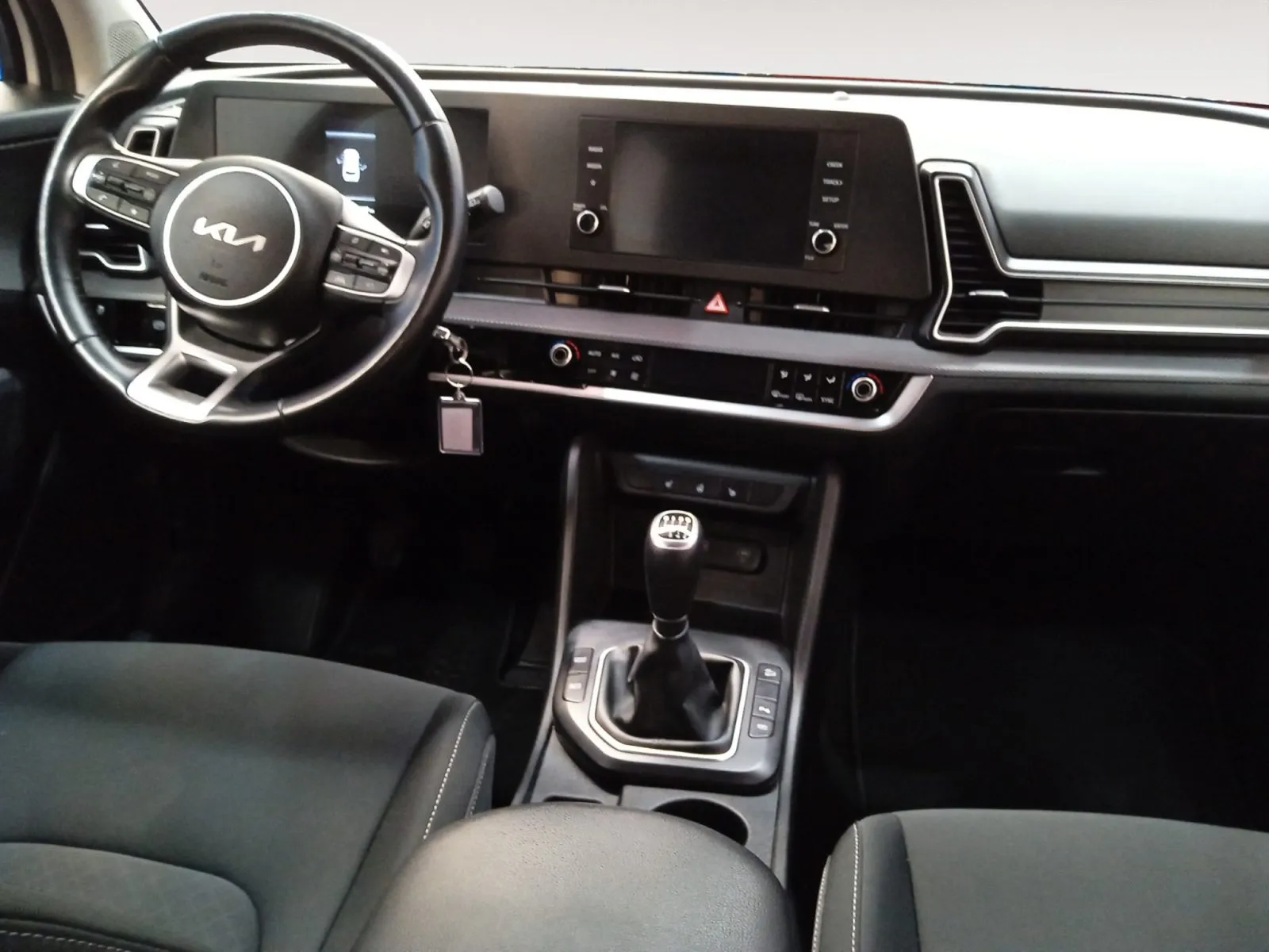 Renting Kia Sportage 1.6 T-GDI Concept 13