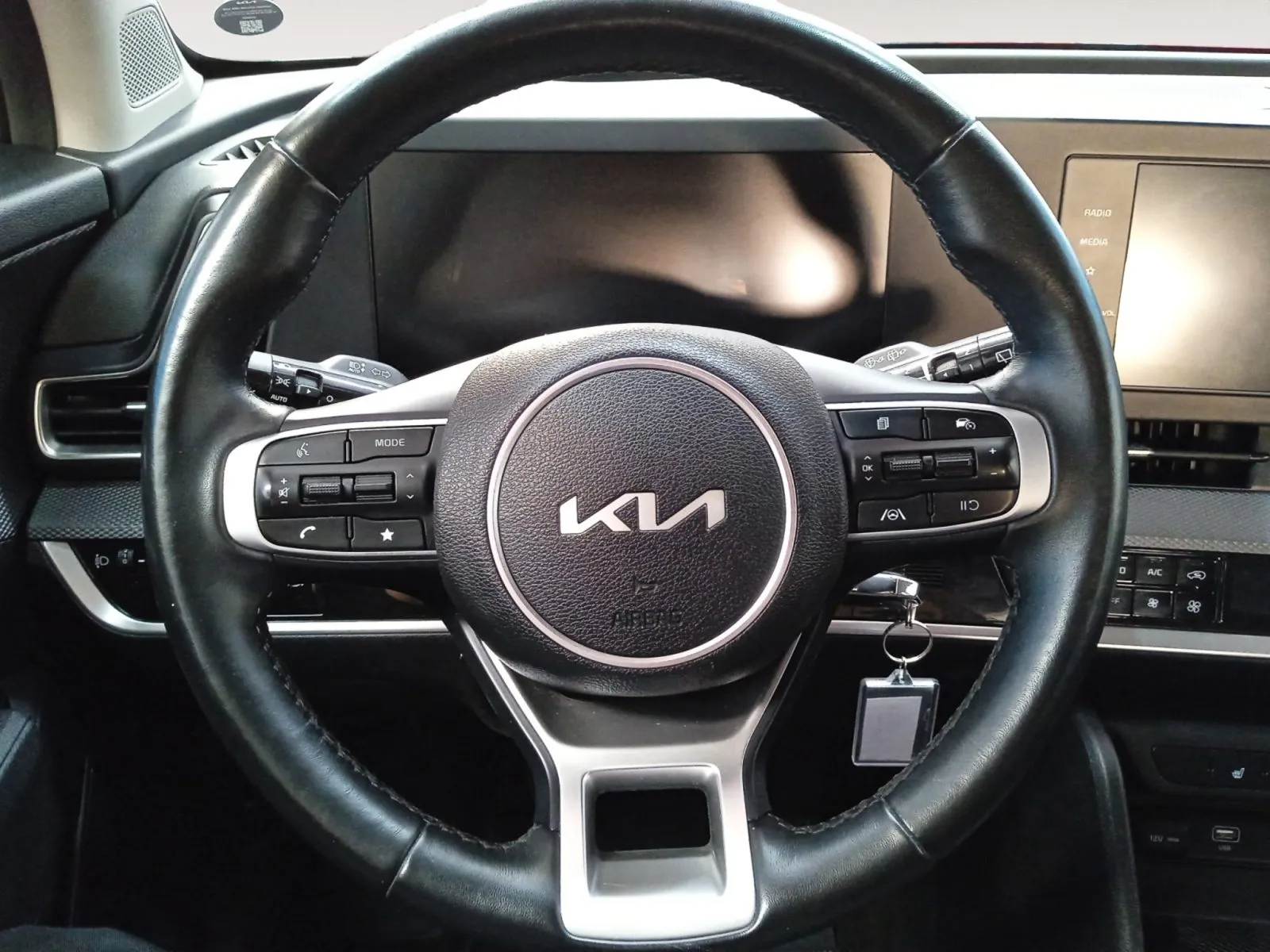 Renting Kia Sportage 1.6 T-GDI Concept 13