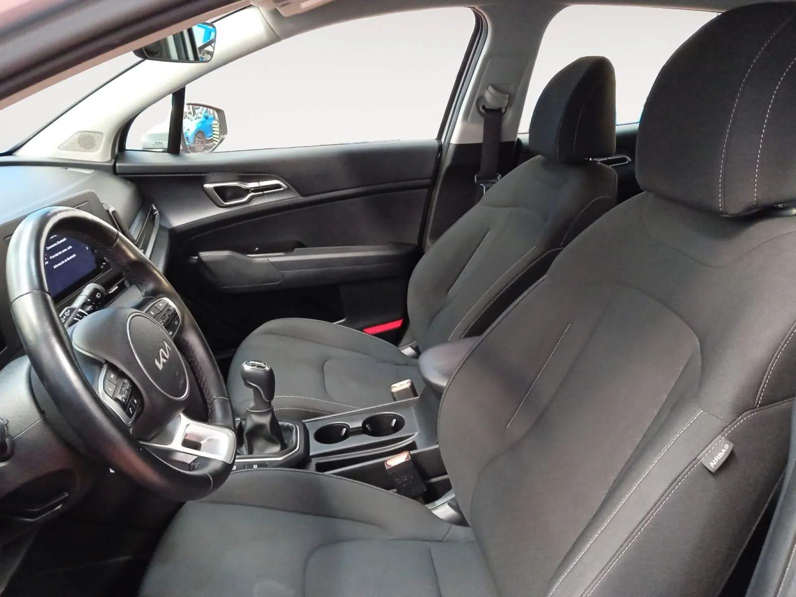 Renting Kia Sportage 1.6 T-GDI Concept 13