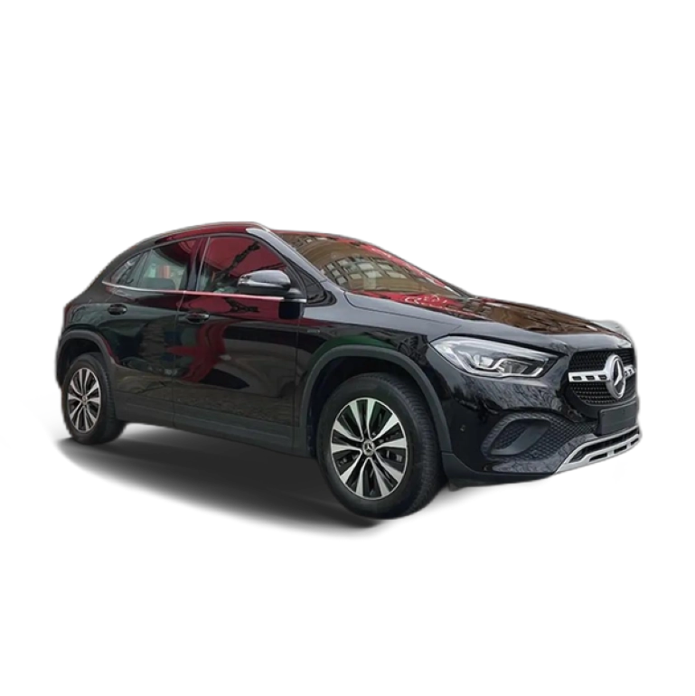 Renting Mercedes-Benz GLA 250 250e Negro 1