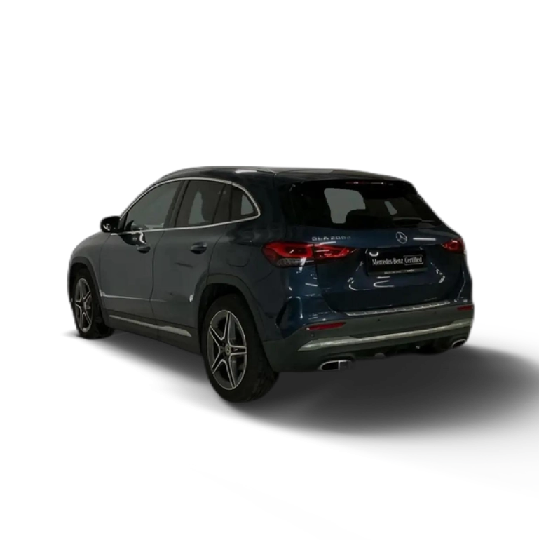 Renting Mercedes-Benz GLA 200 D Azul 5