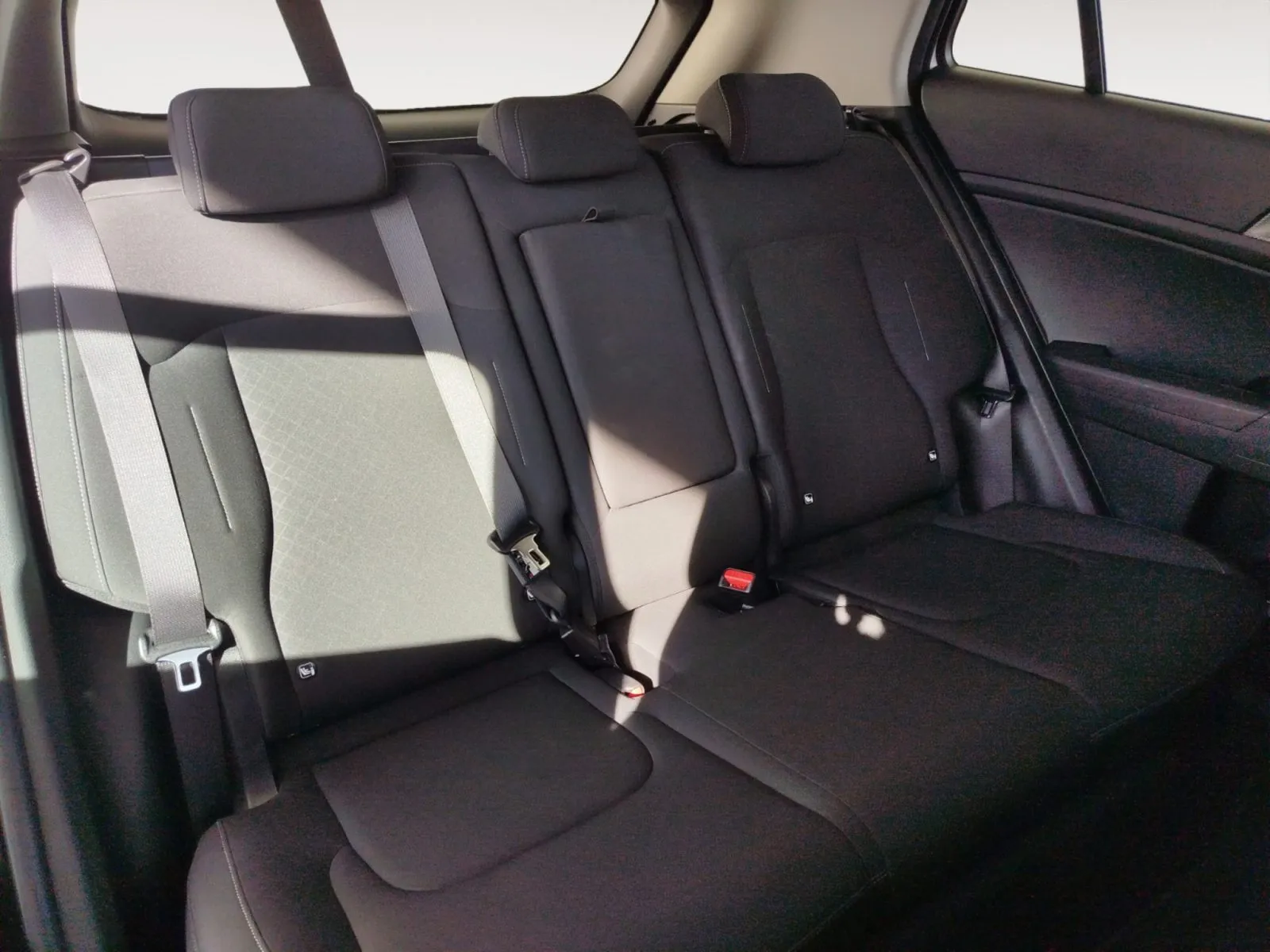 Renting Kia Sportage 1.6 T-GDI Concept 1