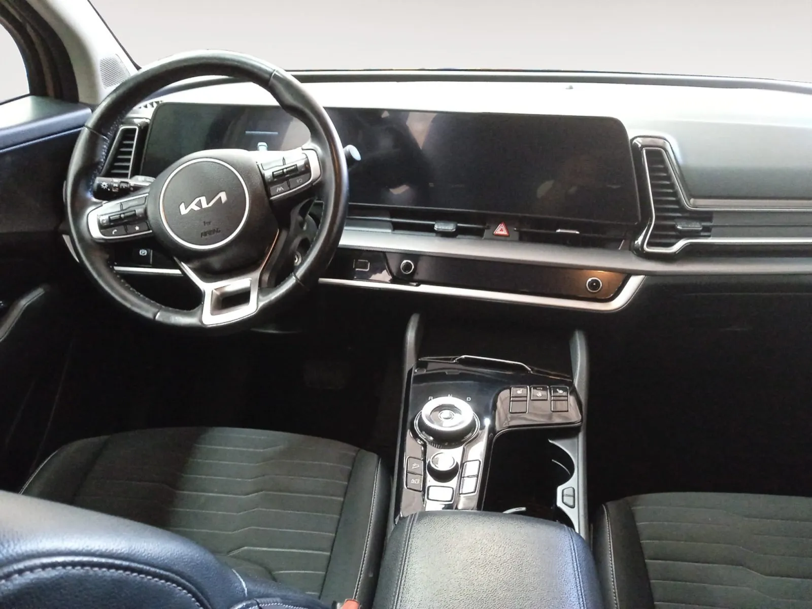 Renting Kia Sportage 1.6 T-GDI MHEV Spirit 4WD 1