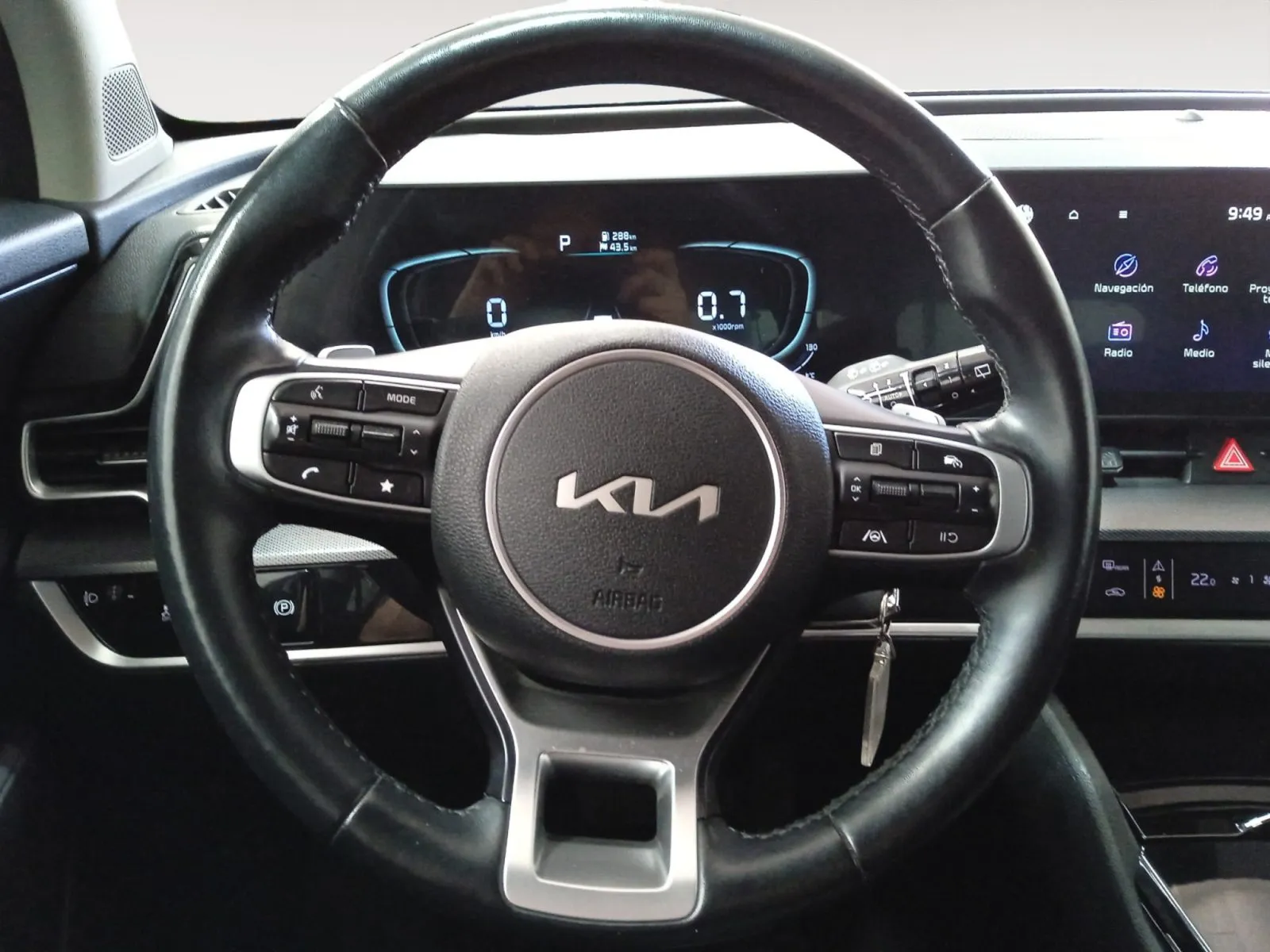 Renting Kia Sportage 1.6 T-GDI MHEV Spirit 4WD 1